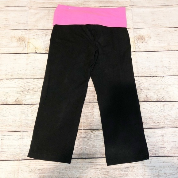 PINK By Victoria Secret Black and Pink Wide Leg Yoga Capris Size XS - Picture 4 of 5